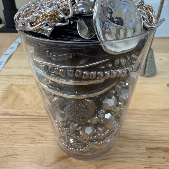 Mixed Jewelry Lot Wearable Silver & Gold Tone Chains Bracelets Necklaces Rings - Picture 12 of 14